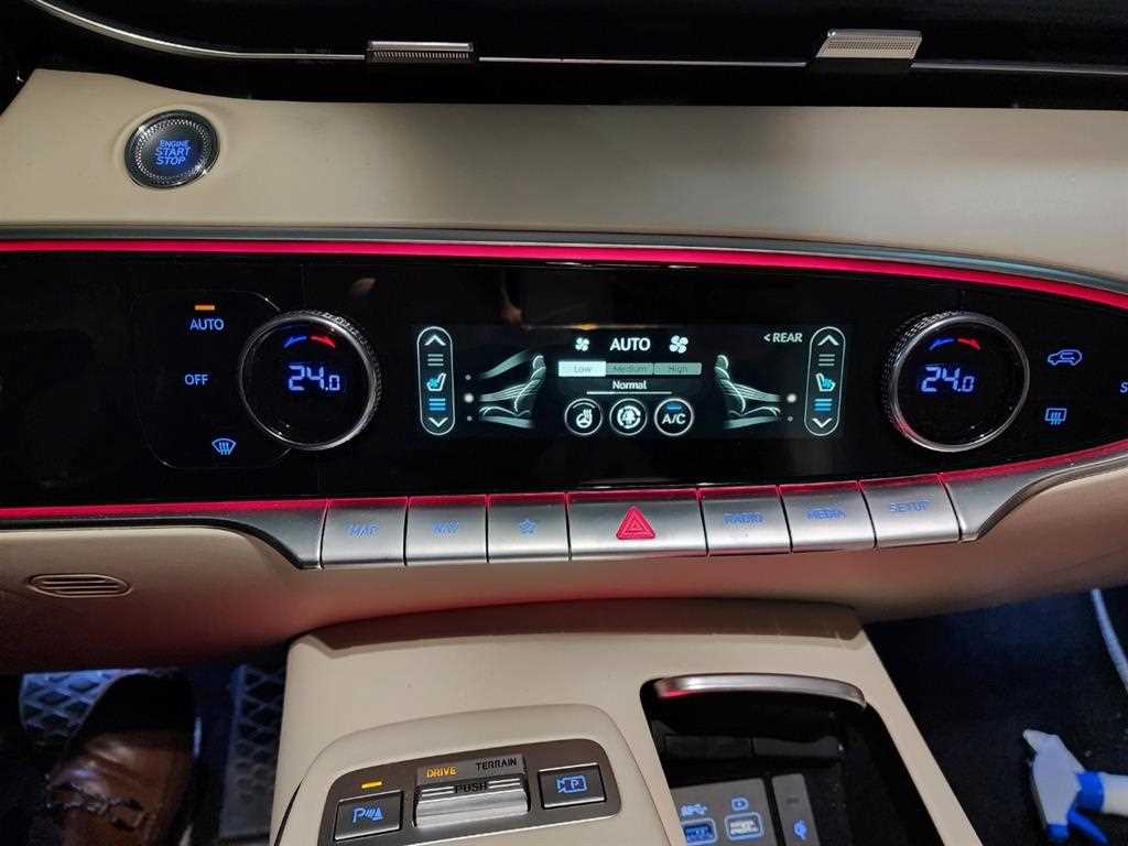 Genesis GV70 - Vista 10