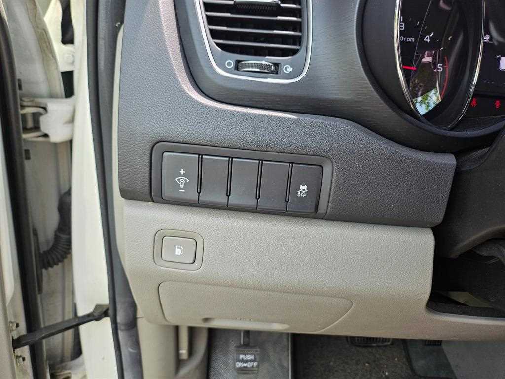 KIA Carnival - Vista 9
