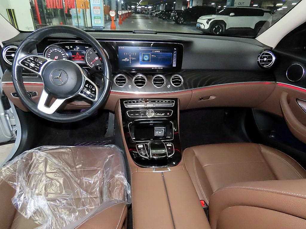 Mercedes Benz E class - Vista 10