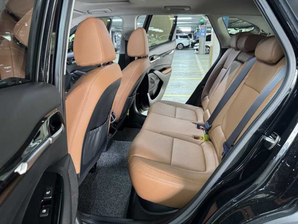 KIA Seltos - Vista 8