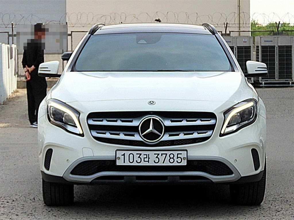 Mercedes Benz GLA Class 2018 - Importación desde Corea - HF Imports Iquique - Foto 1
