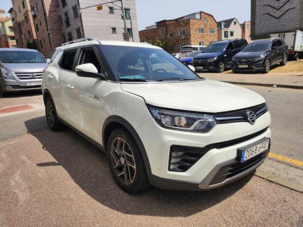 Ssangyong Tivoli - Vista 5