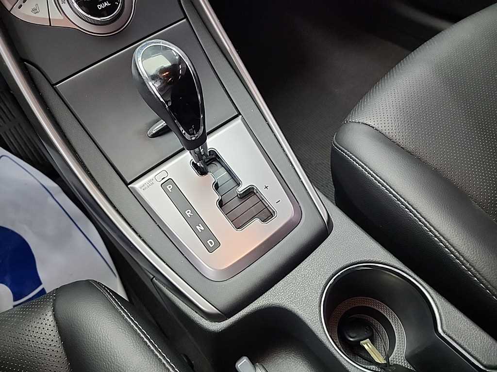 HYUNDAI Avante - Vista 8