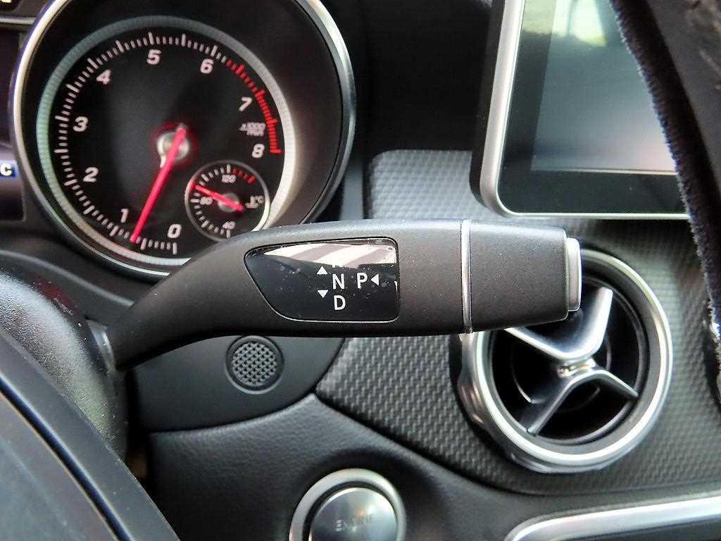 Mercedes Benz GLA Class - Vista 10
