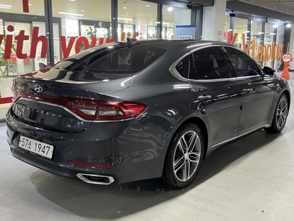 HYUNDAI Grandeur - Vista 2