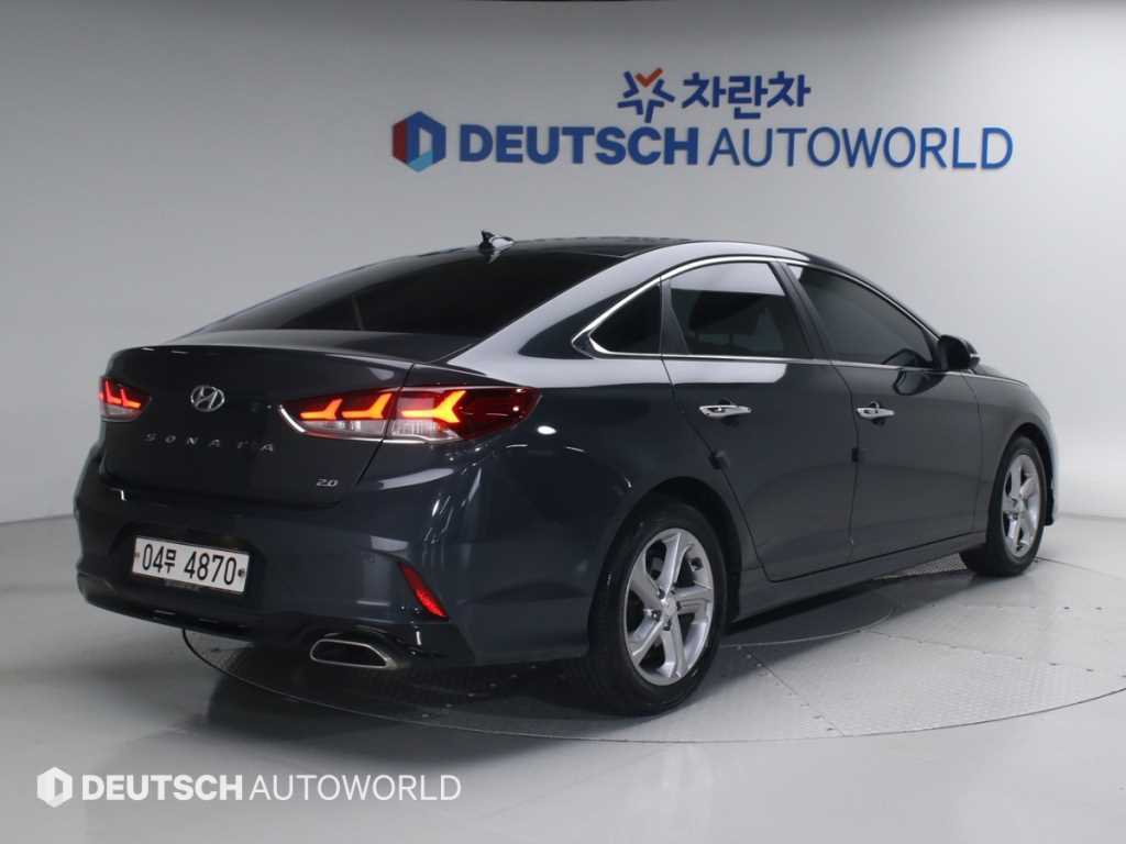 HYUNDAI Sonata - Vista 2