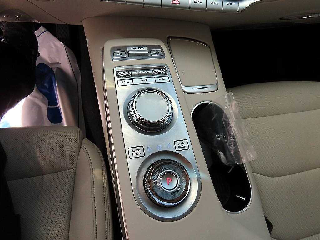 Genesis GV70 - Vista 10