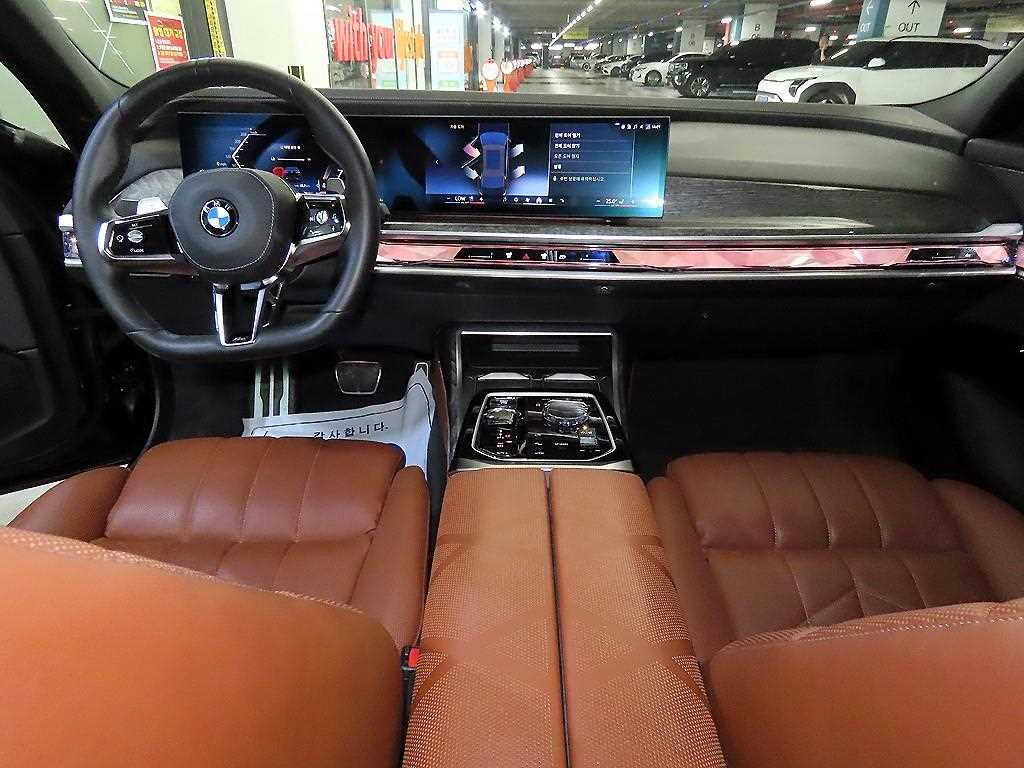 BMW 7 Series - Vista 10