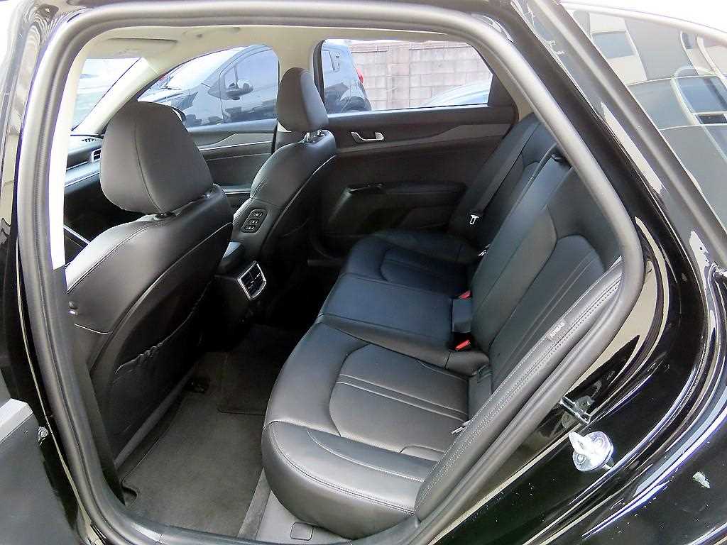 KIA K5 - Vista 6