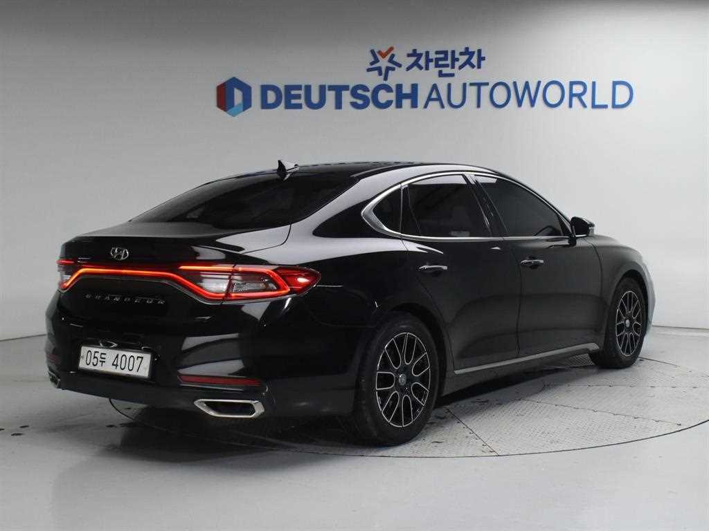 HYUNDAI Grandeur - Vista 3
