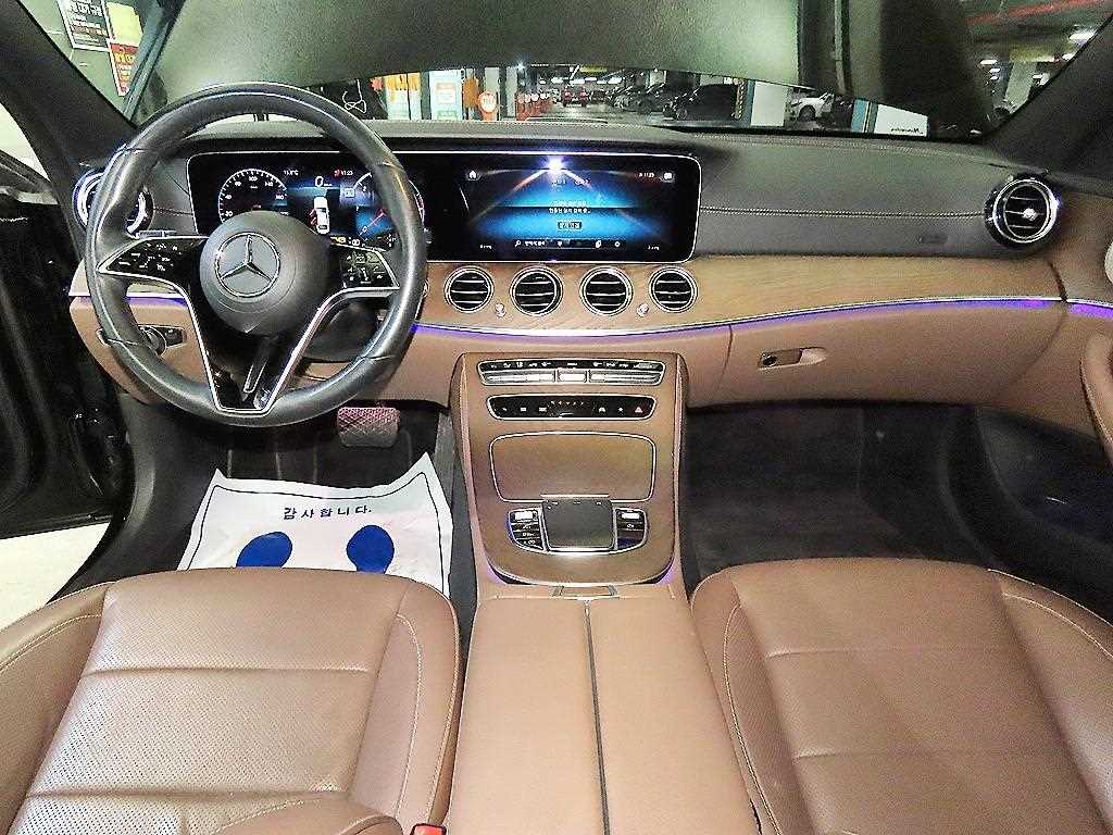 Mercedes Benz E class - Vista 10