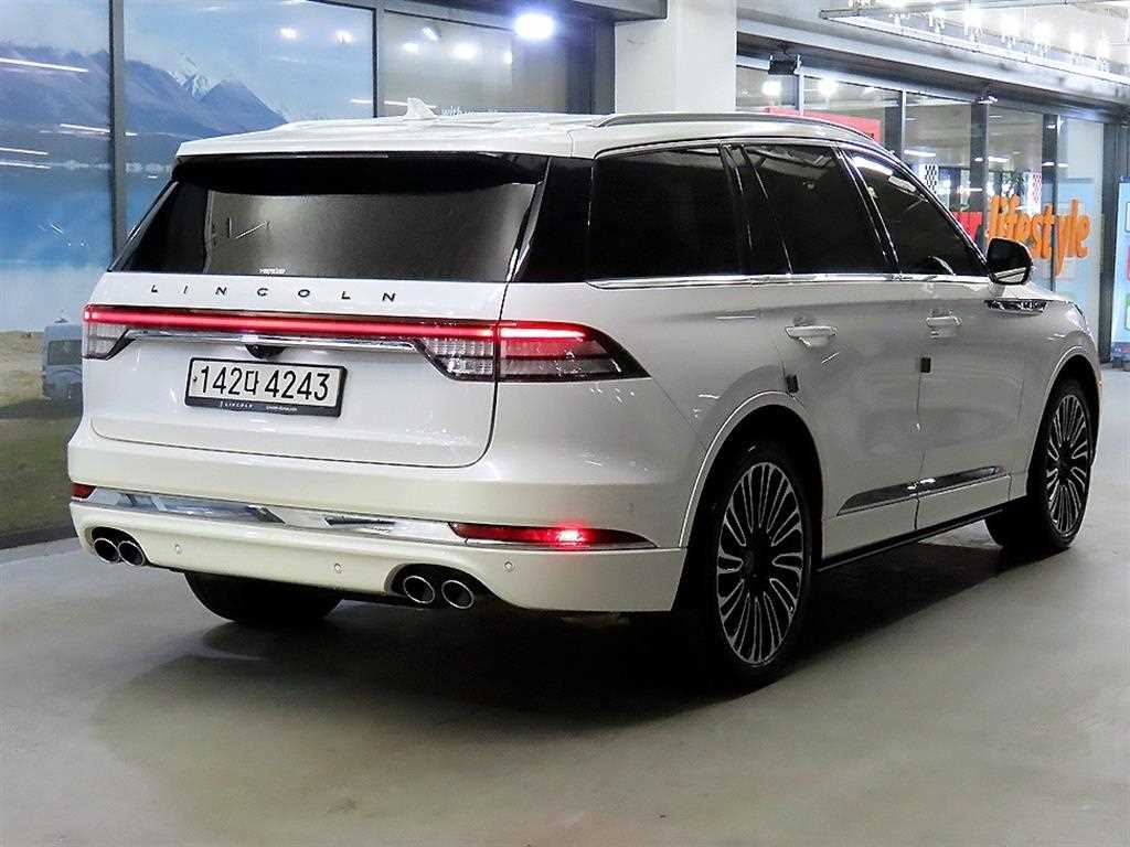 Lincoln Aviator - Vista 4