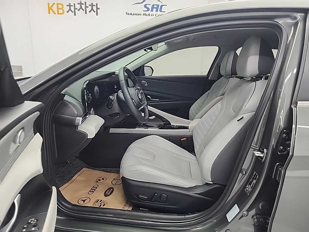 HYUNDAI Avante - Vista 11