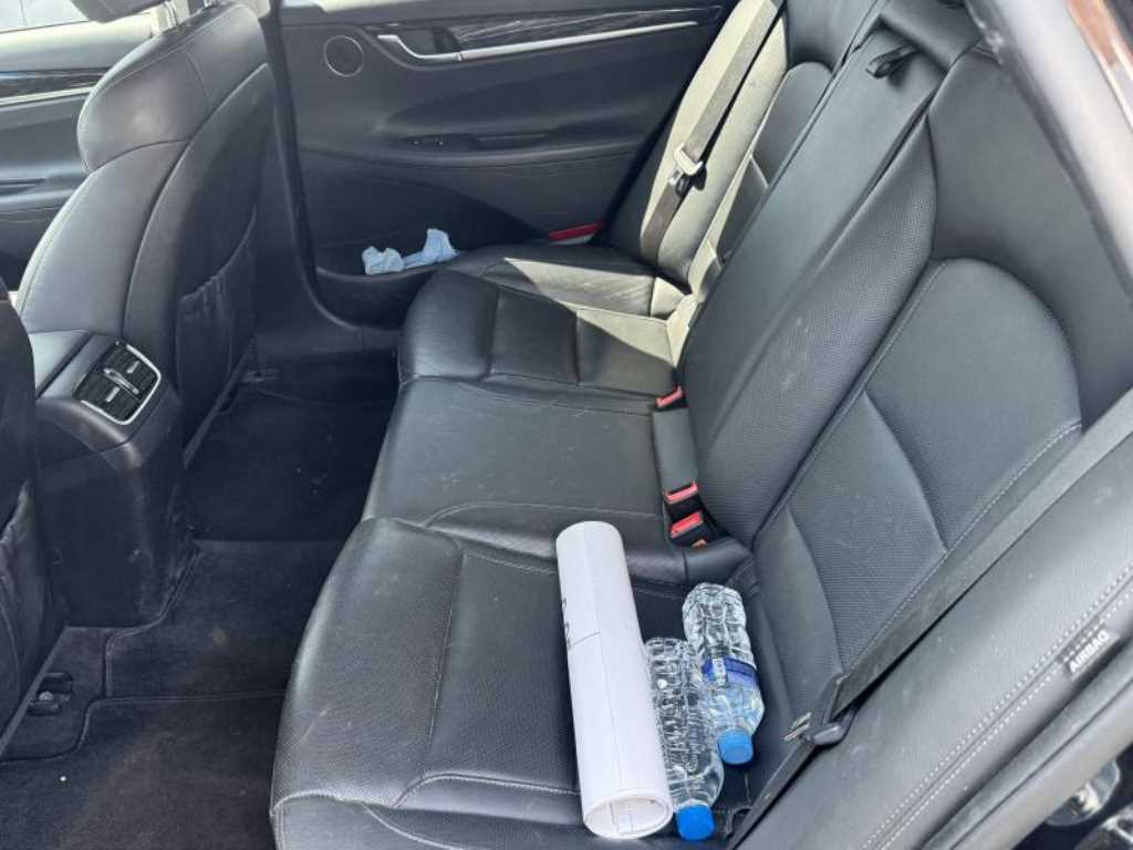 HYUNDAI Grandeur - Vista 12