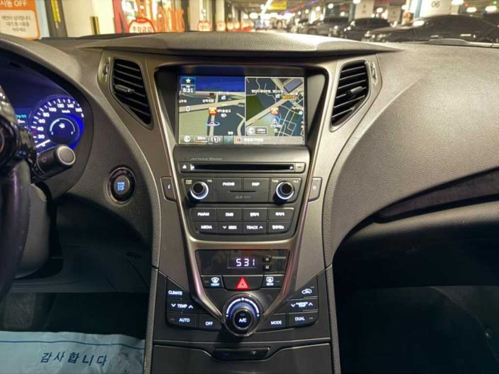 HYUNDAI Grandeur - Vista 10