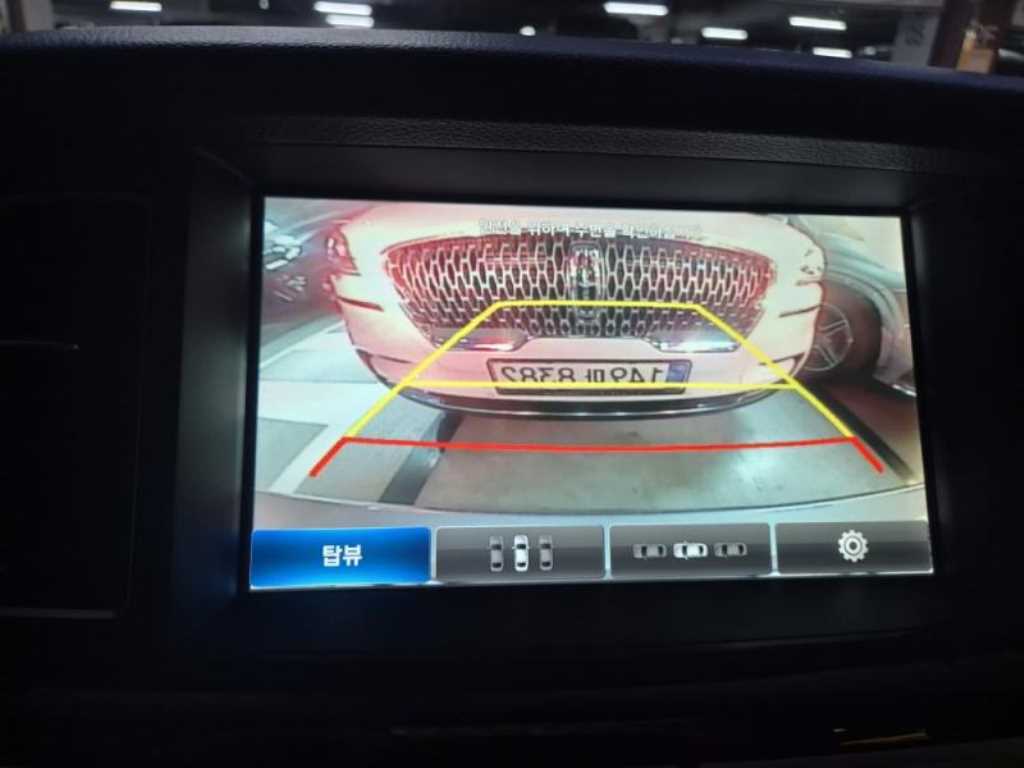 HYUNDAI Genesis - Vista 12