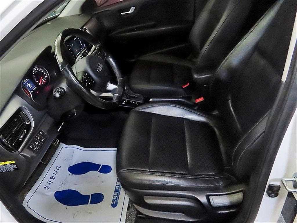 KIA Stonic - Vista 6