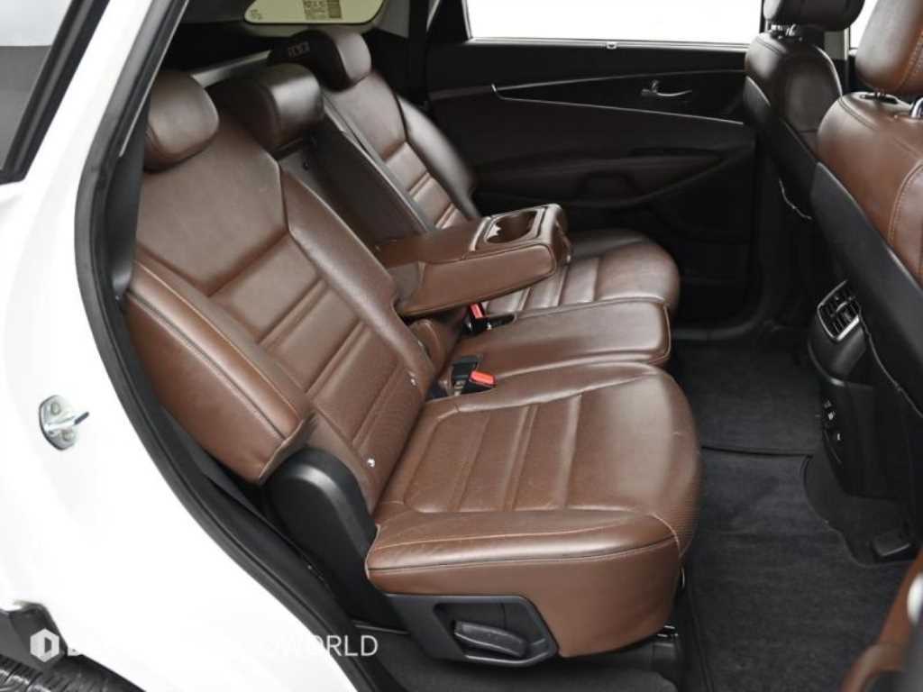 KIA Sorento - Vista 12
