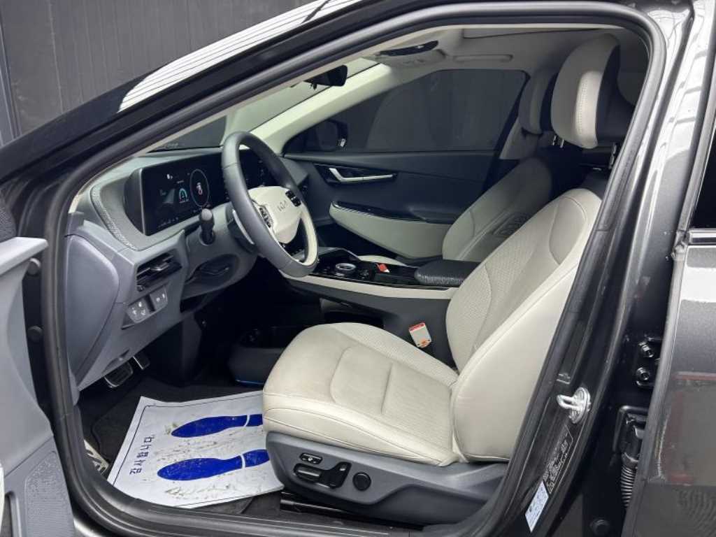 KIA EV6 - Vista 6