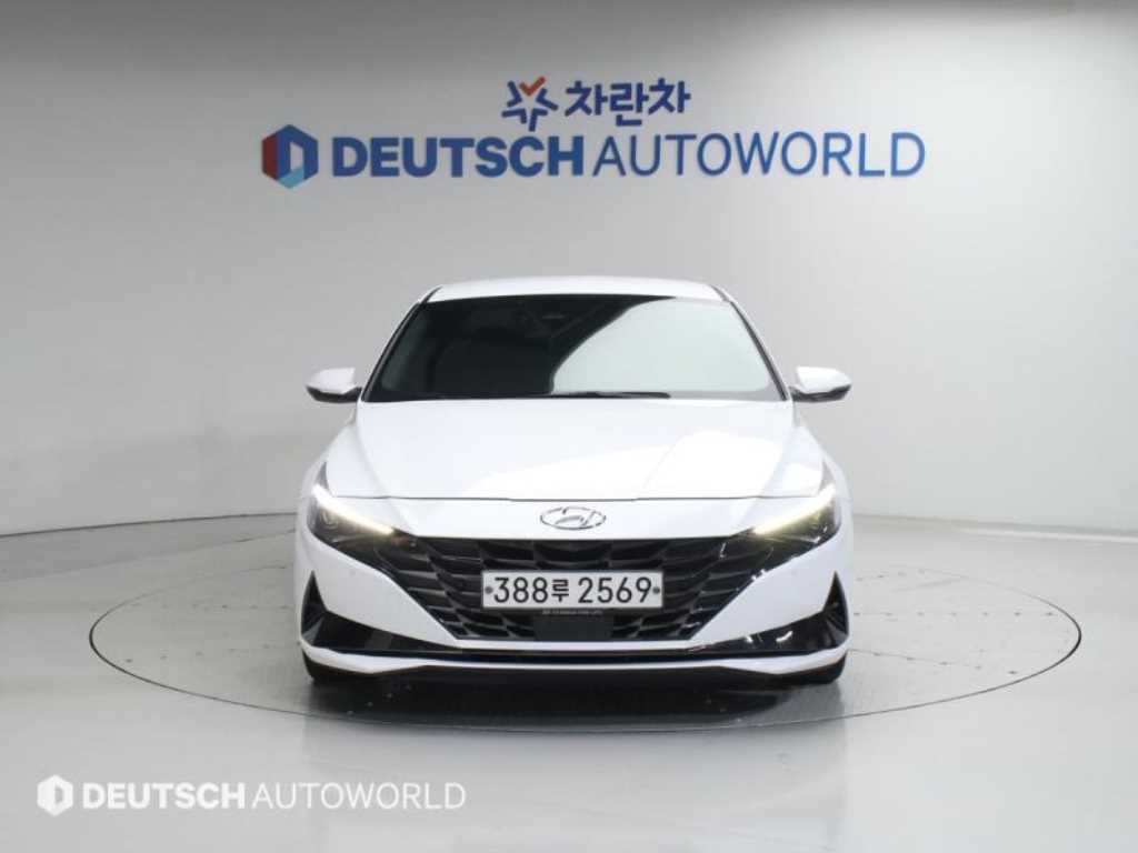 HYUNDAI Avante - Vista 2