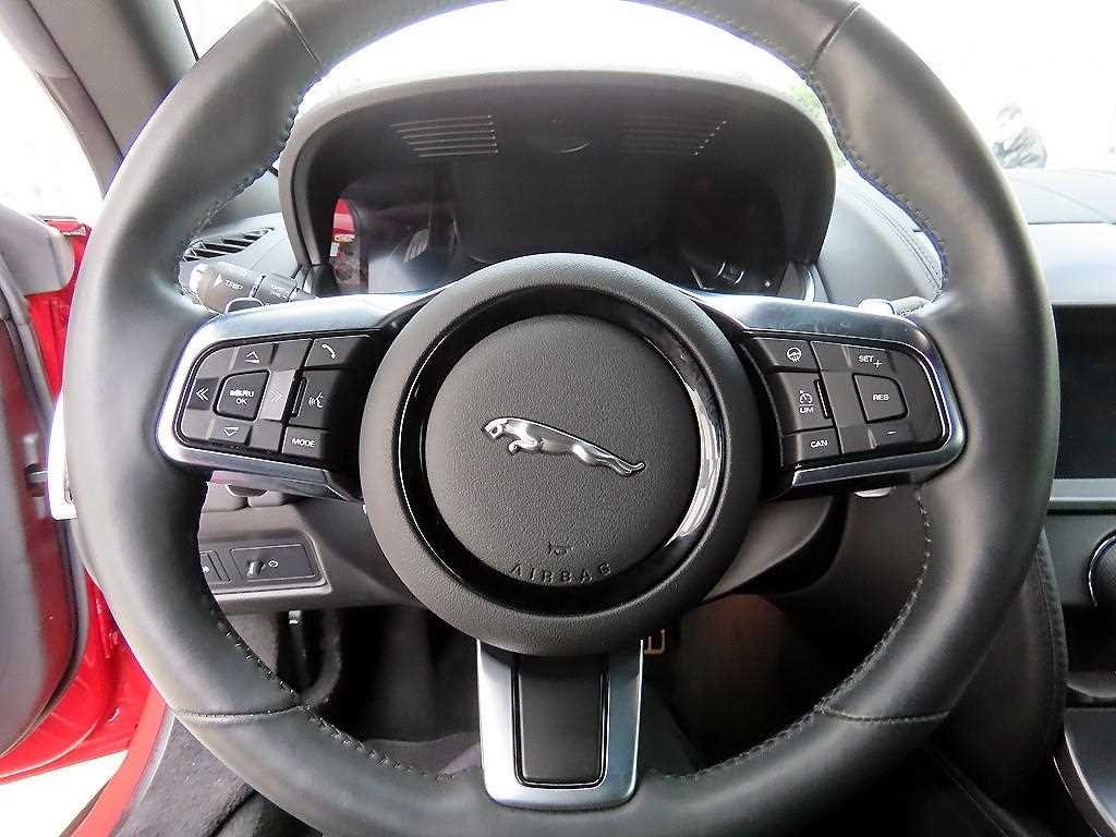 Jaguar F-TYPE - Vista 7