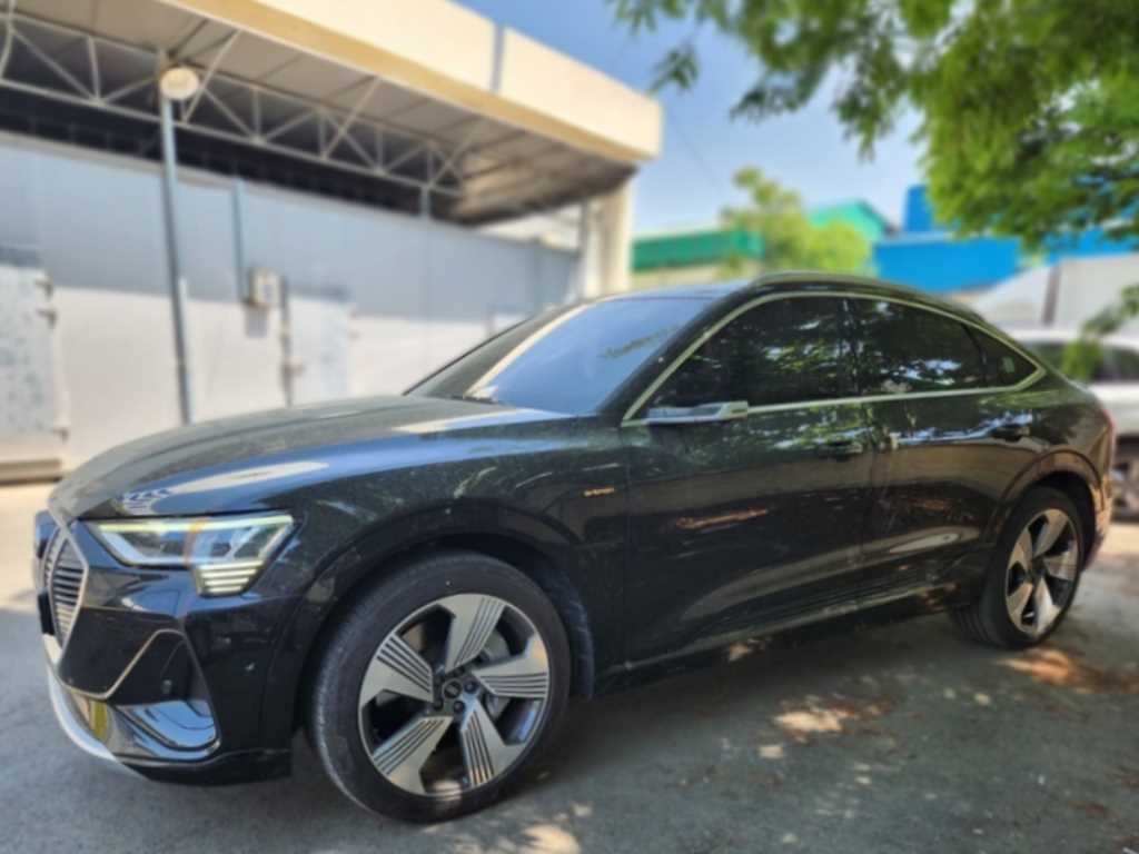 Audi e-Tron - Vista 3
