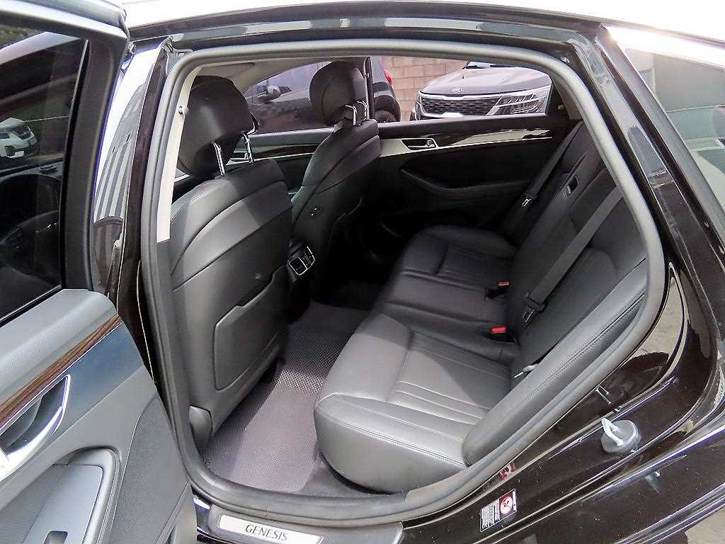 Genesis G80 - Vista 6