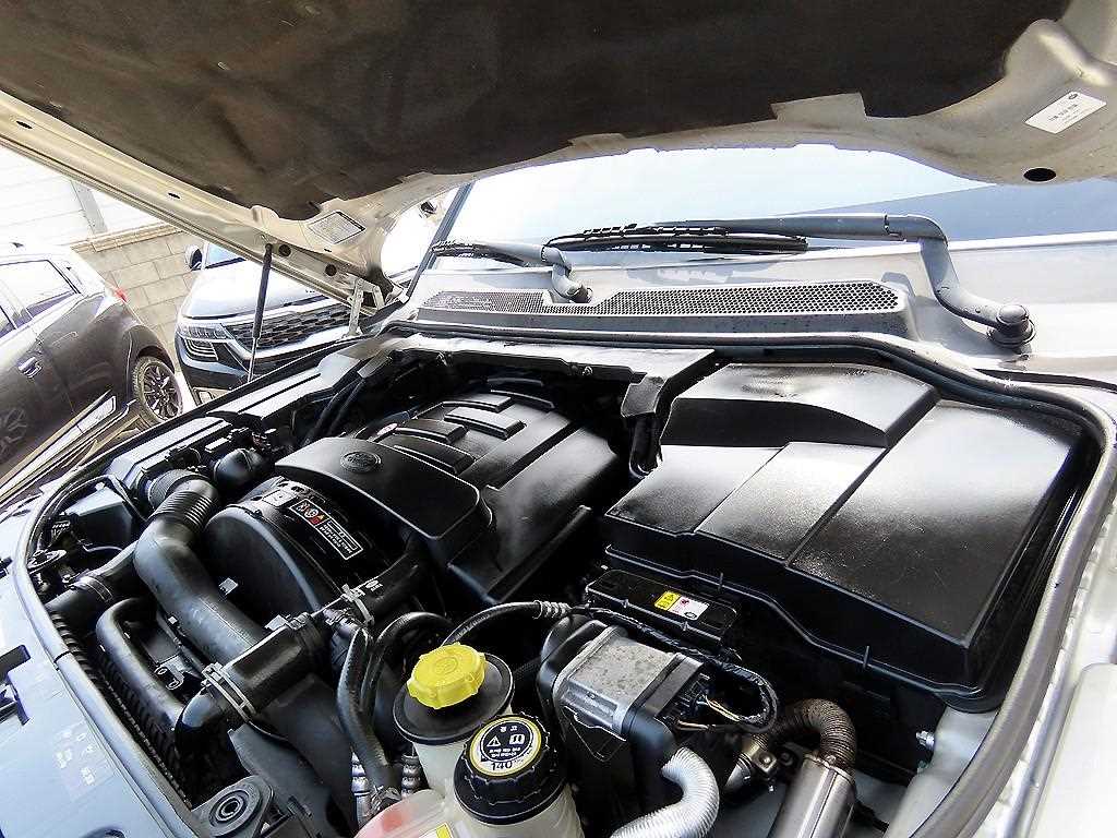 Land Rover Discovery 2015 Plateado - Importación desde Corea - HF Imports Iquique - Foto 19