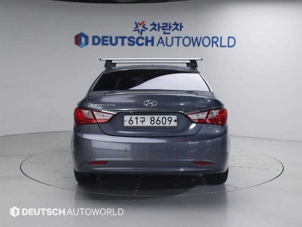 HYUNDAI Sonata - Vista 4