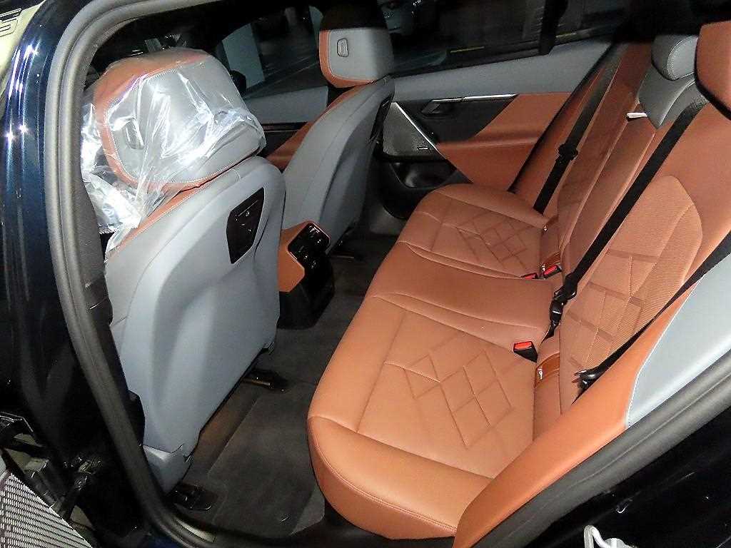 BMW 5 Series - Vista 7