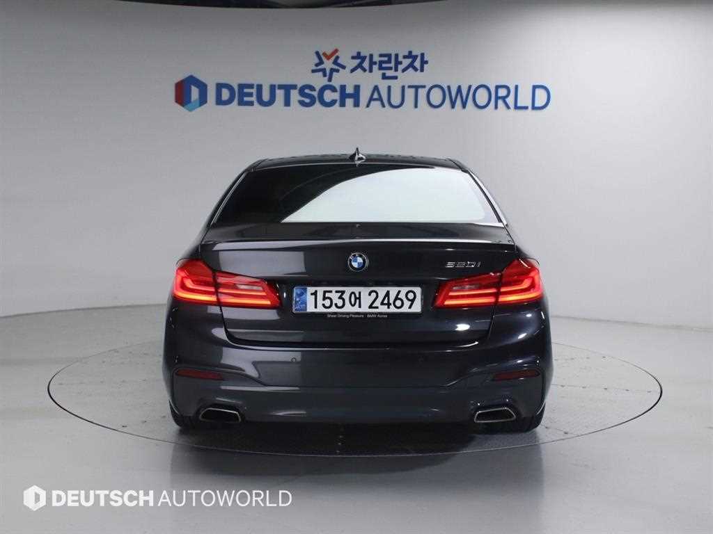 BMW 5 Series - Vista 4