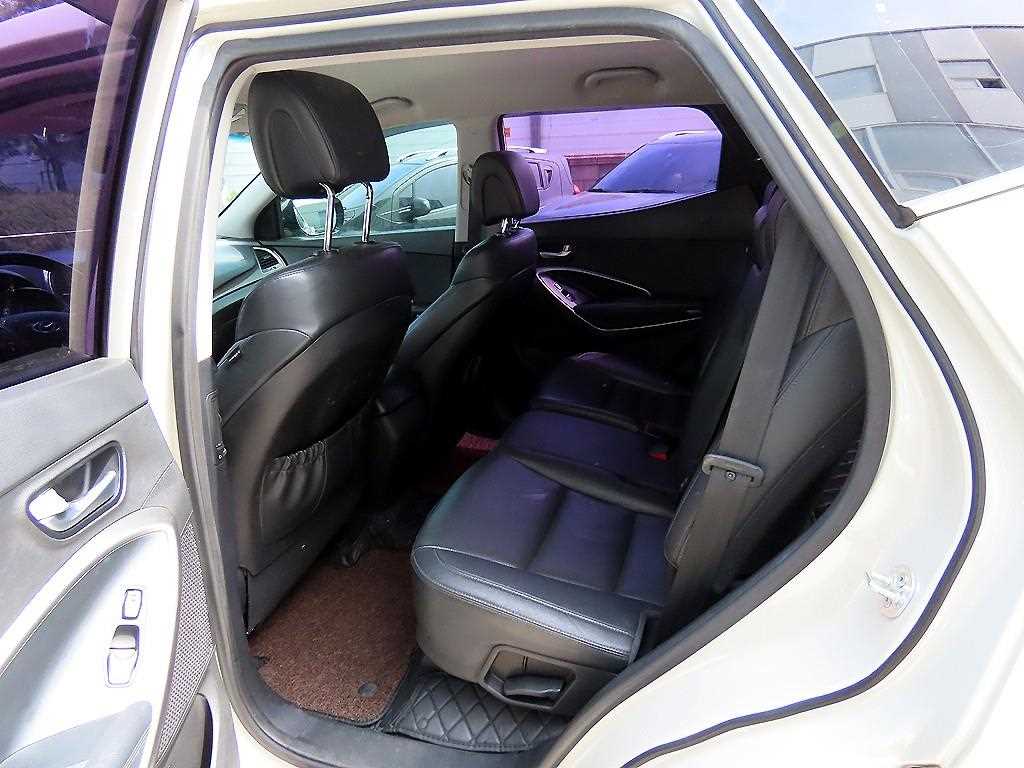 HYUNDAI Santa Fe - Vista 6