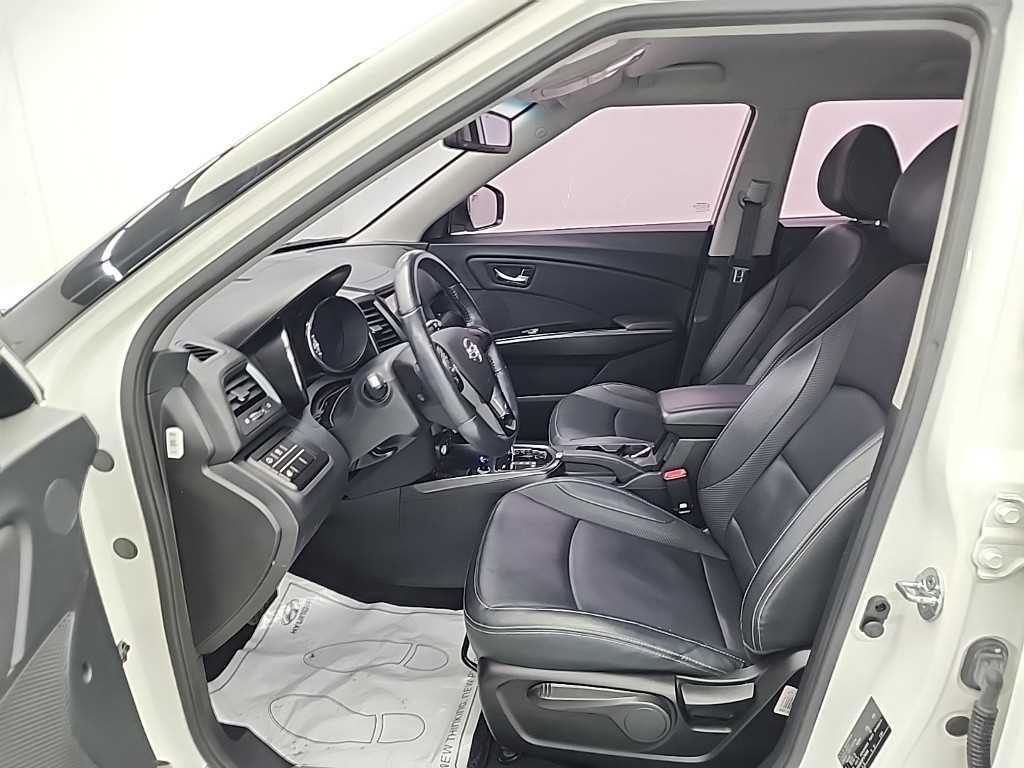Ssangyong Tivoli - Vista 11