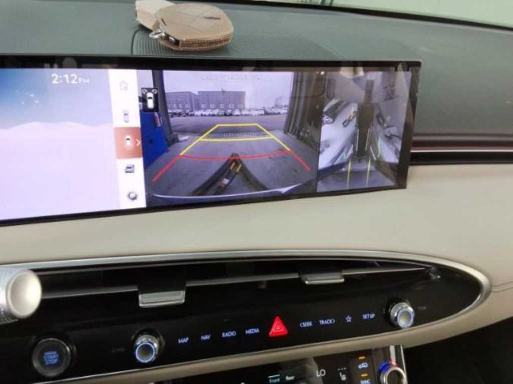 Genesis GV70 - Vista 7