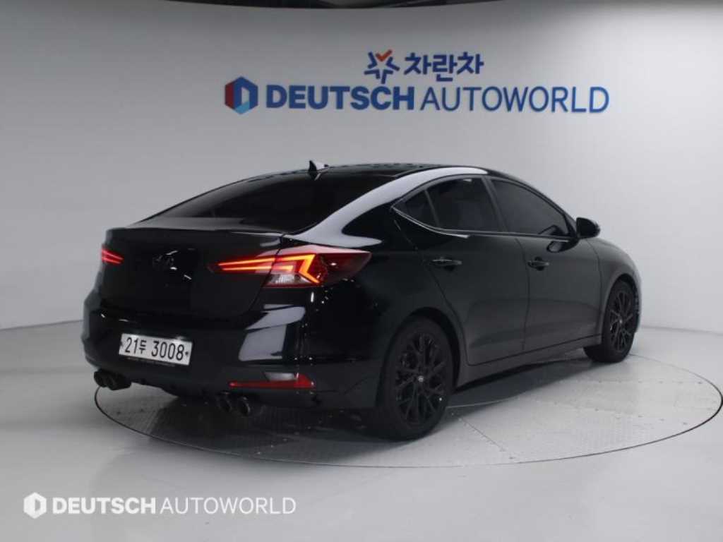 HYUNDAI Avante - Vista 2