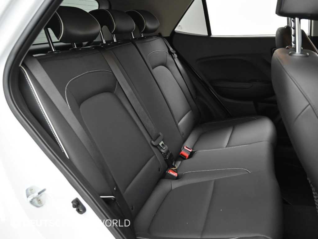 HYUNDAI Venue - Vista 12
