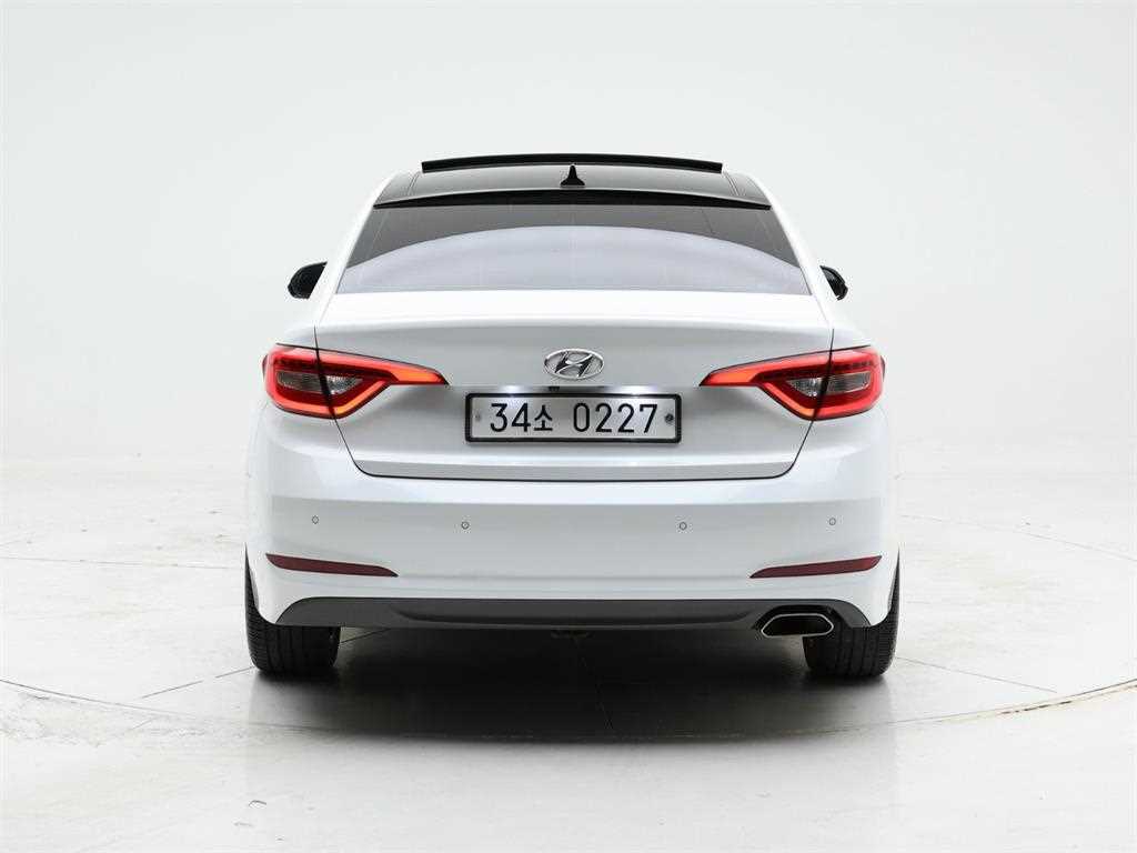HYUNDAI Sonata - Vista 5