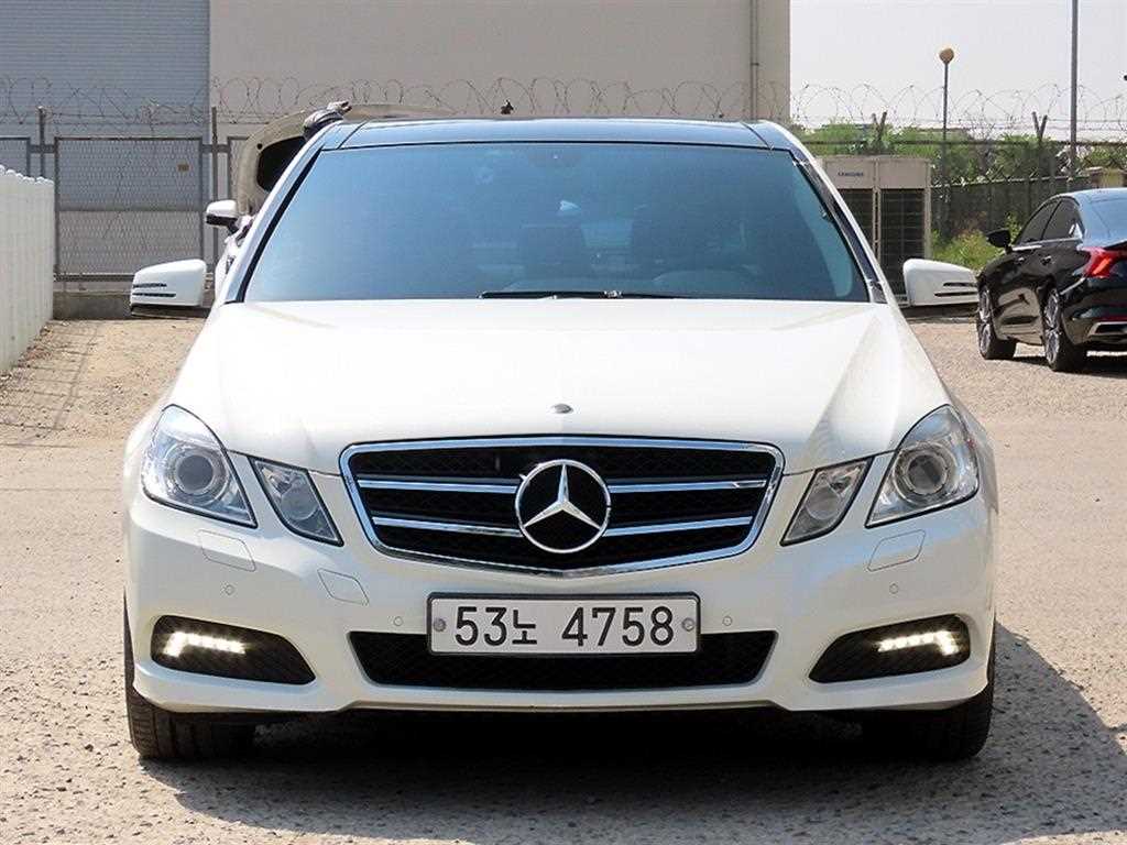 Mercedes Benz E class - Vista 2