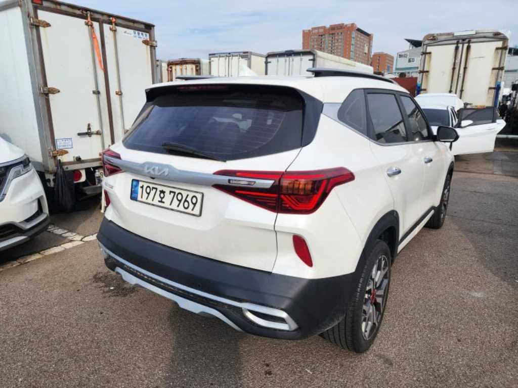 KIA Seltos - Vista 4