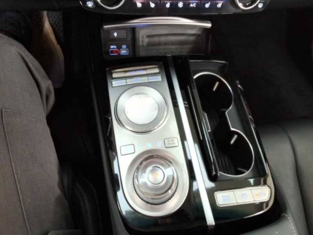 Genesis G80 - Vista 8