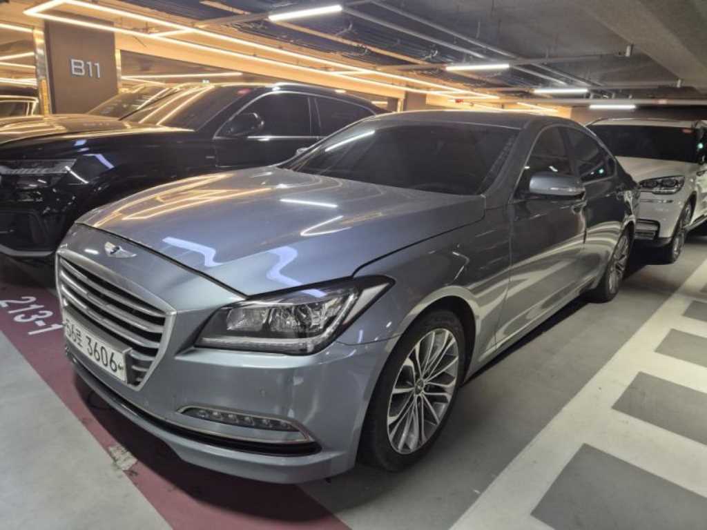 HYUNDAI Genesis - Vista 2