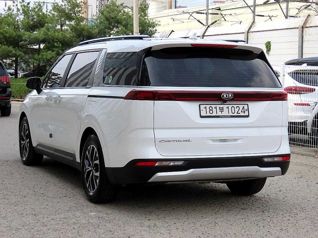 KIA Carnival - Vista 3