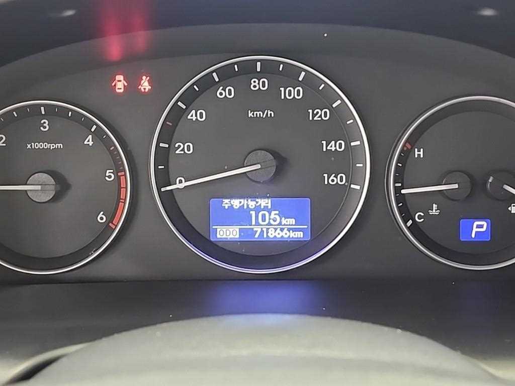 HYUNDAI Starex - Vista 6