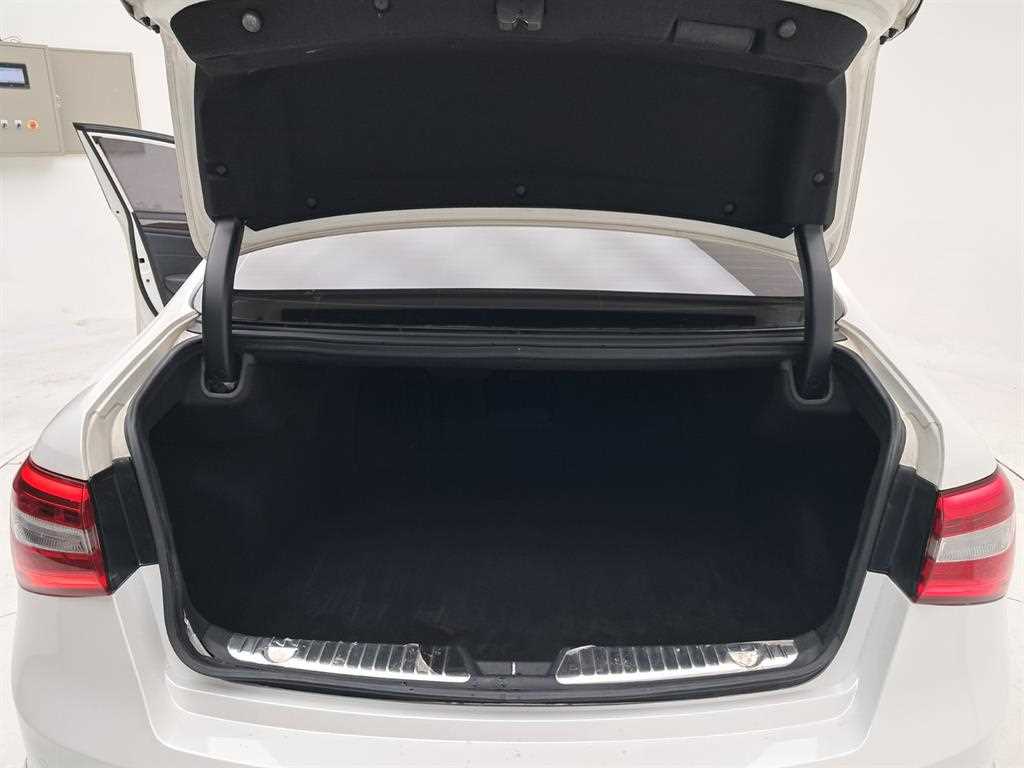 KIA K7 2016 Blanco - Importación desde Corea - HF Imports Iquique - Foto 17
