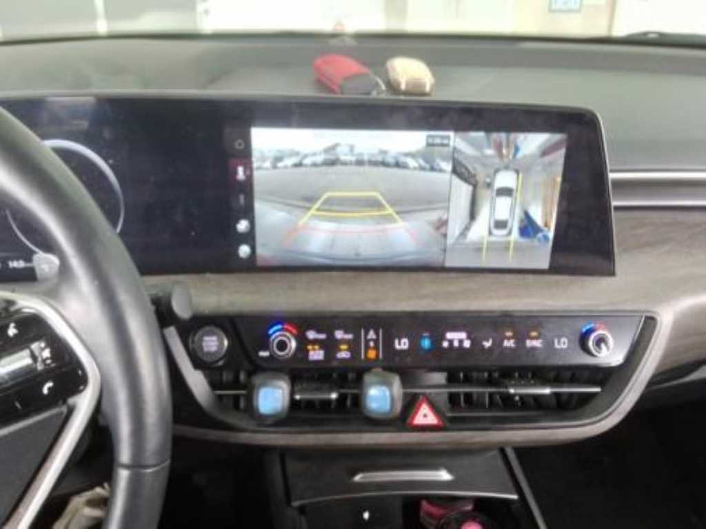 KIA K8 - Vista 5