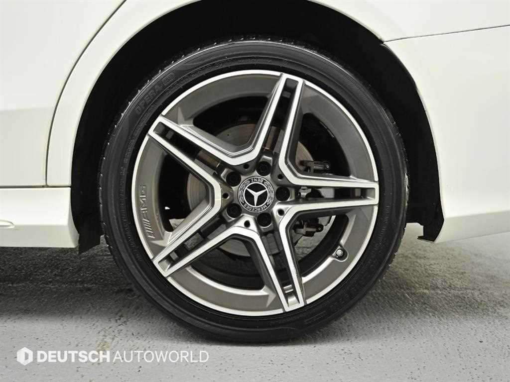 Mercedes Benz C Class - Vista 5
