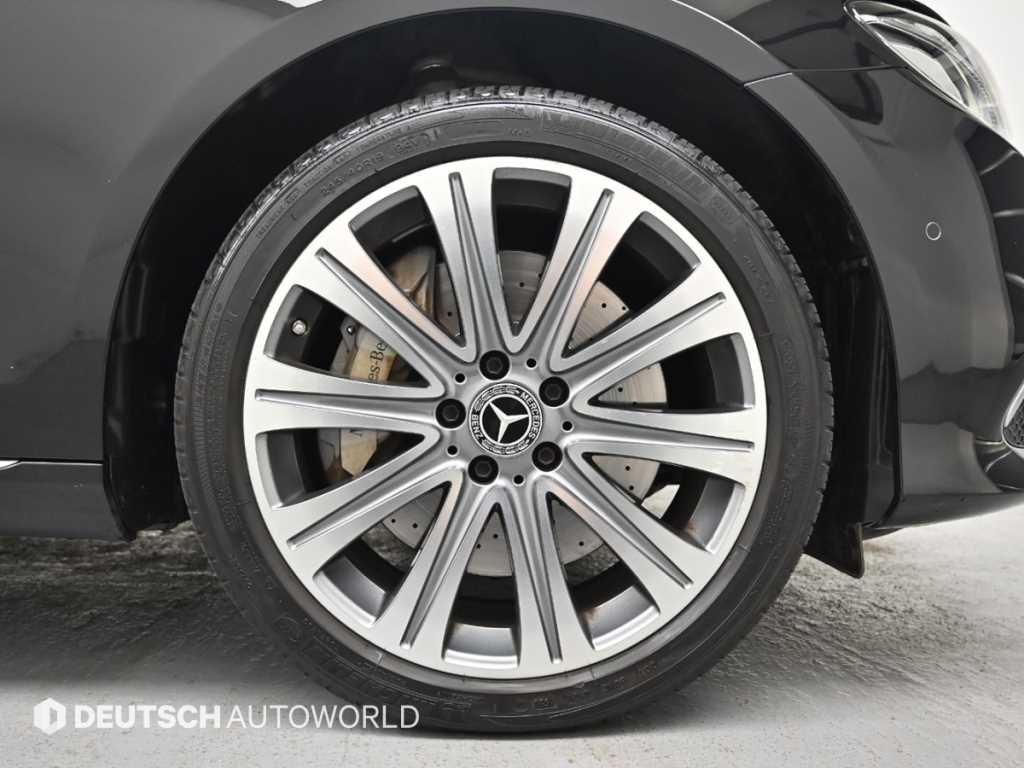 Mercedes Benz E class - Vista 5