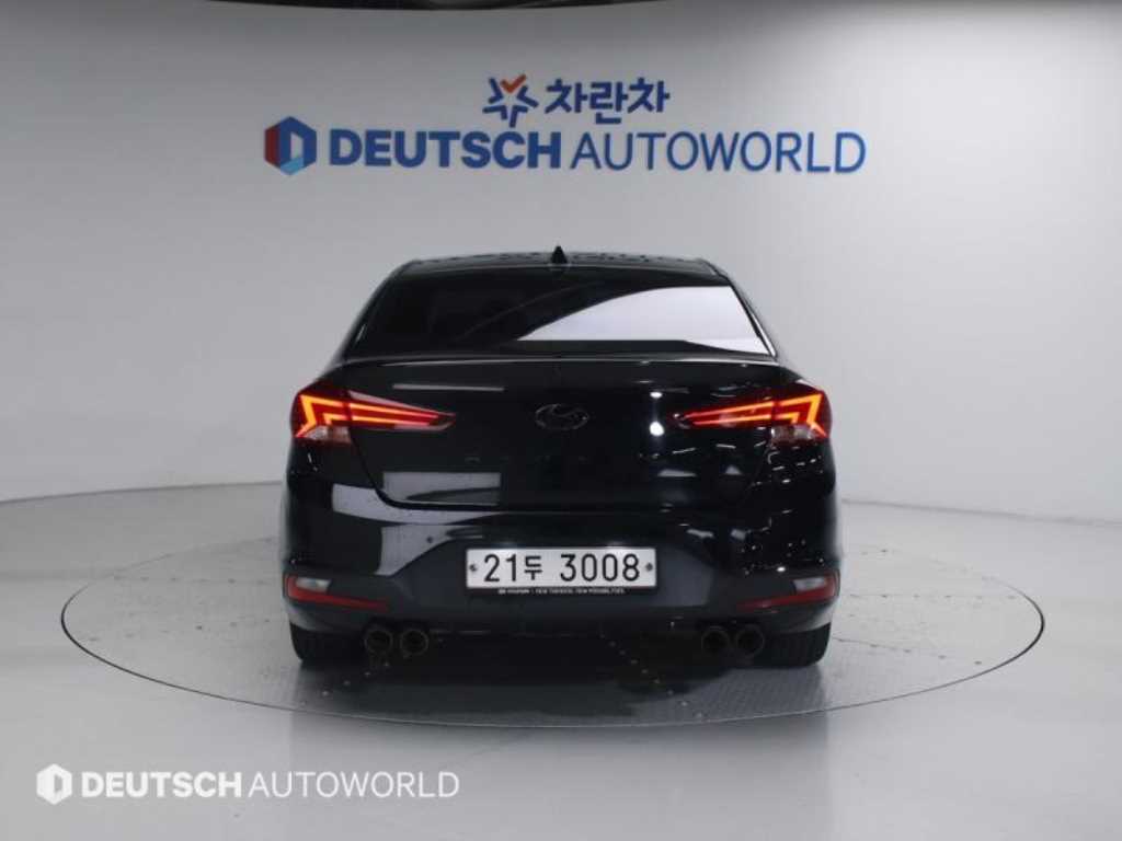 HYUNDAI Avante - Vista 4