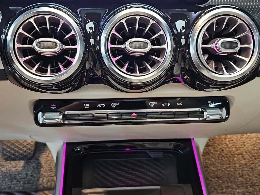 Mercedes Benz GLB Class - Vista 10