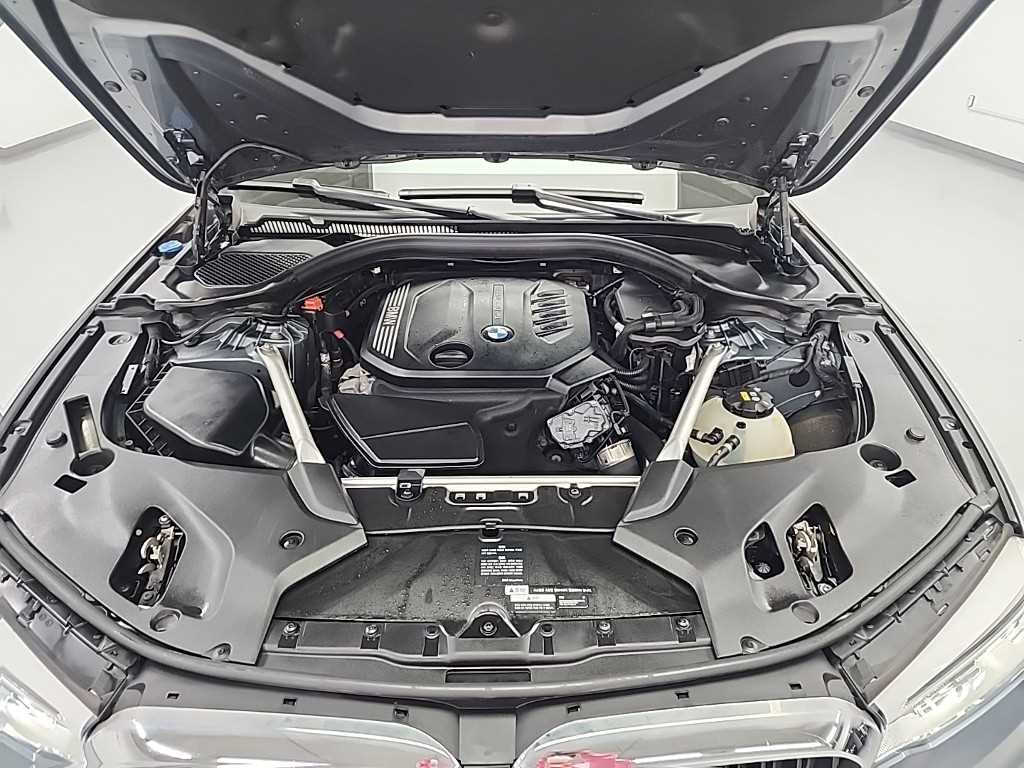 BMW 5 Series - Vista 5